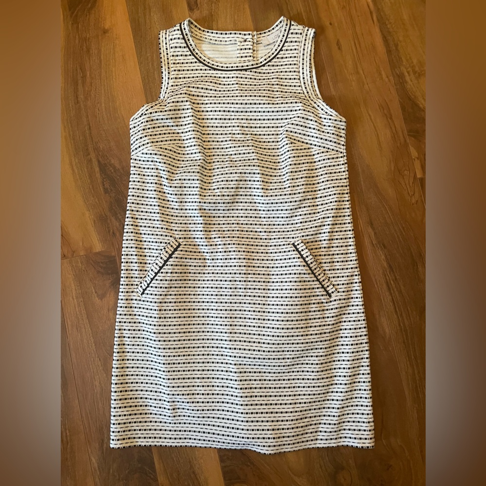 Loft dress size S with pockets